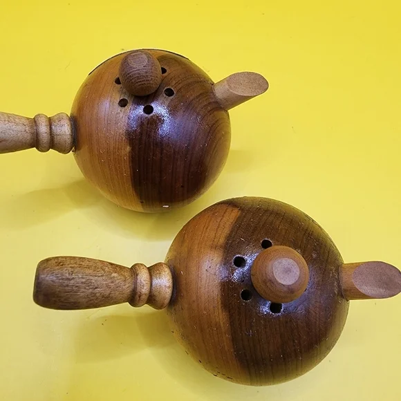 Vintage Wooden Mini Teapots Salt Pepper Shakers Missouri Ozarks - Picture 2 of 5